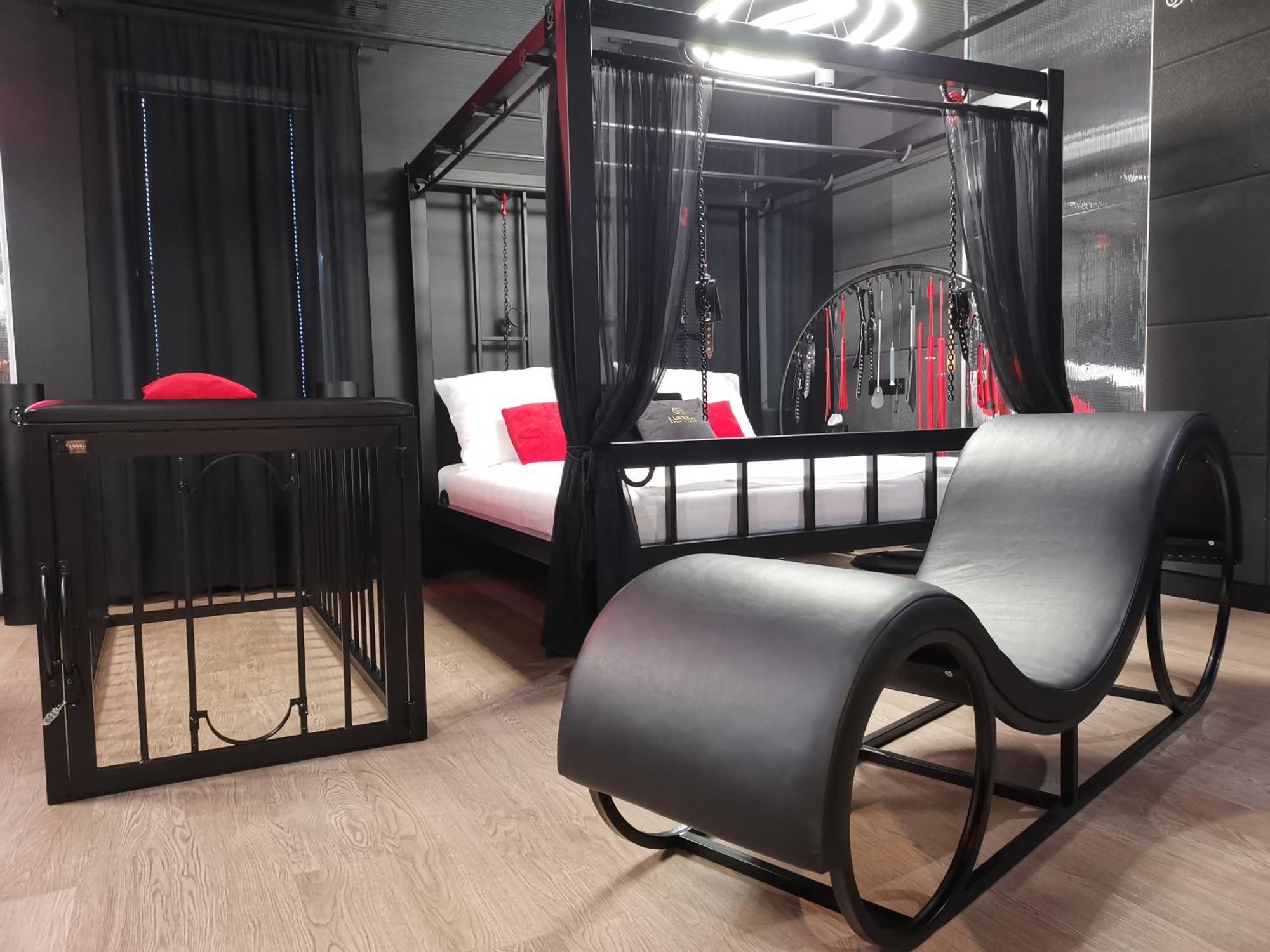 Bdsm Luxxx Gorace Serce Czestochowy - Adults Only Apartment